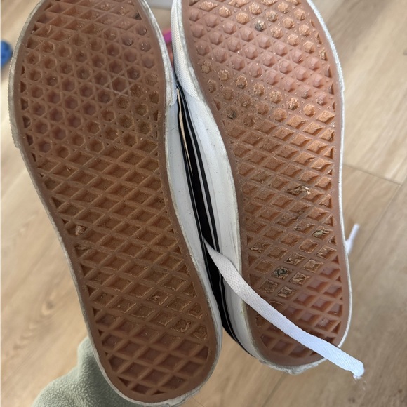 Vans - Picture 3 of 3